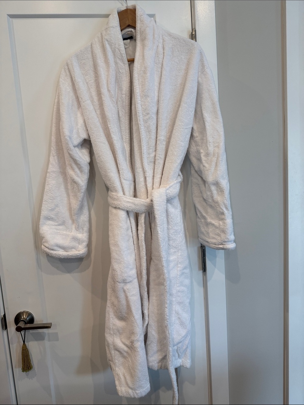 Brooklinen's Plush White Bathrobe with Belt - Soft Terry Cotton - Medium